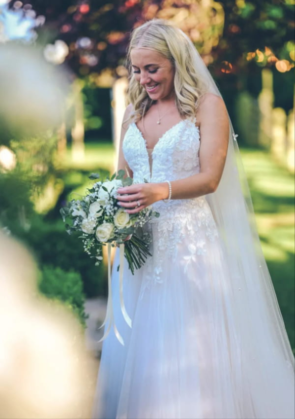 Seasonal wedding flowers for an Essex celebration by B's Blooms